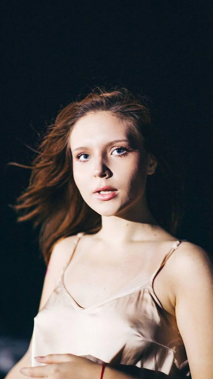 XXX Porn Photo of Nude YouHoldMee 1