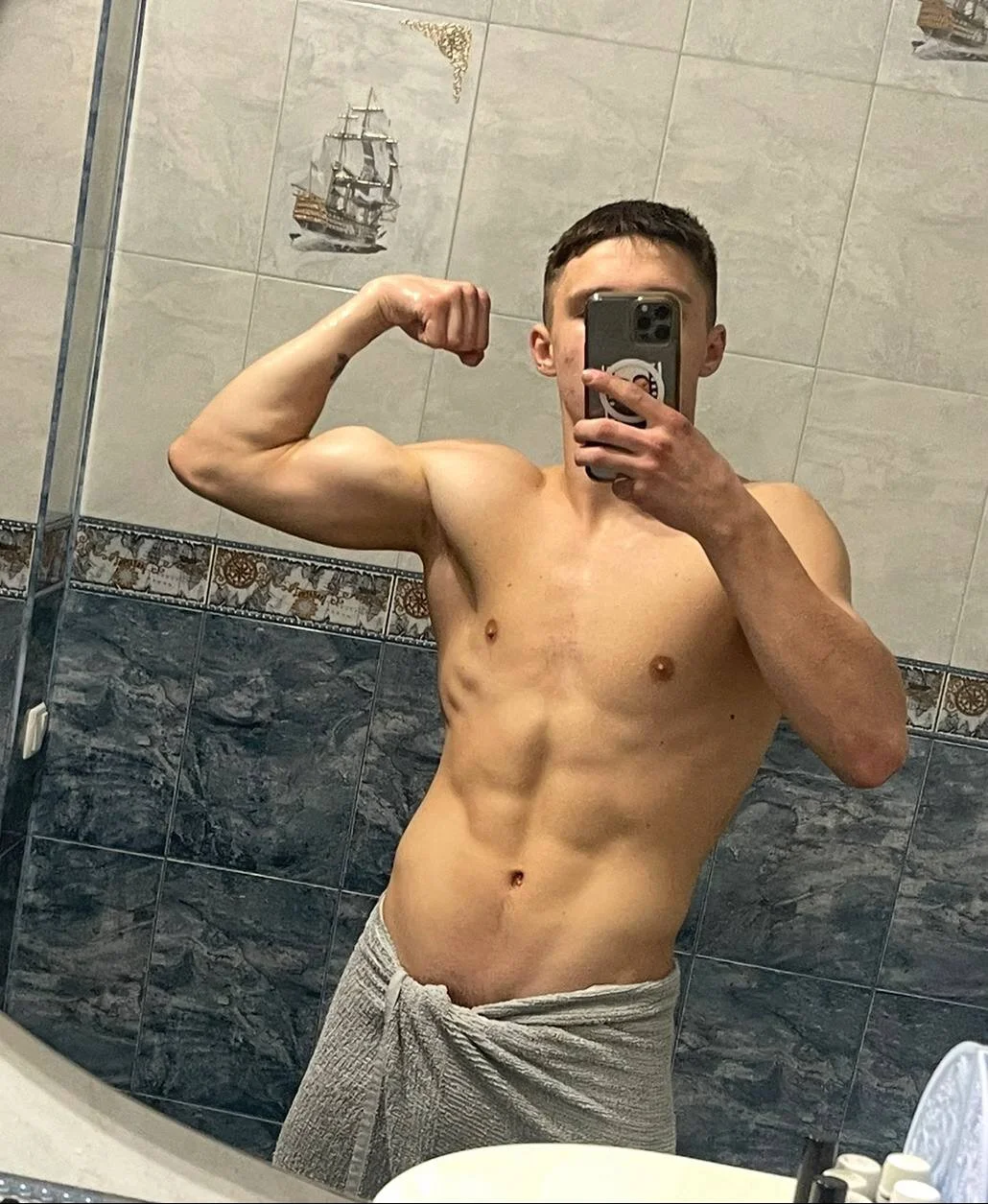 XXX Porn Photo of Nude emmanuel_shine 3