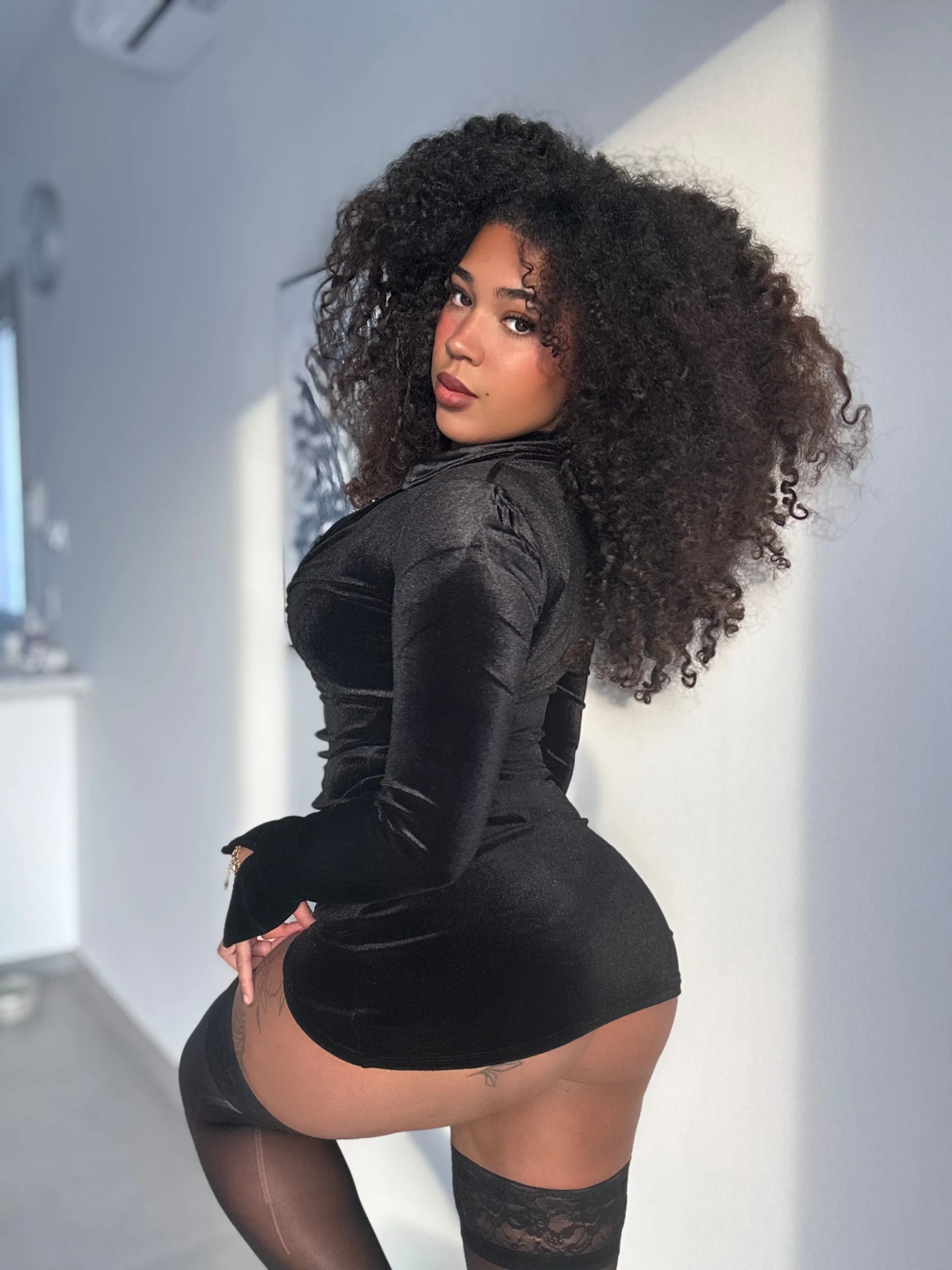 XXX Porn Photo of Nude tiny_tindra 3