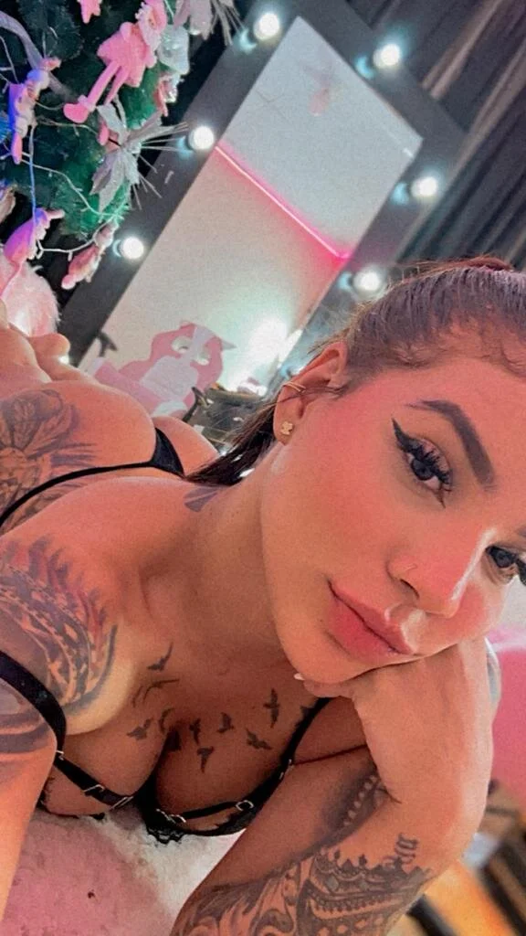 XXX Porn Photo of Nude EmmaRusellx 16