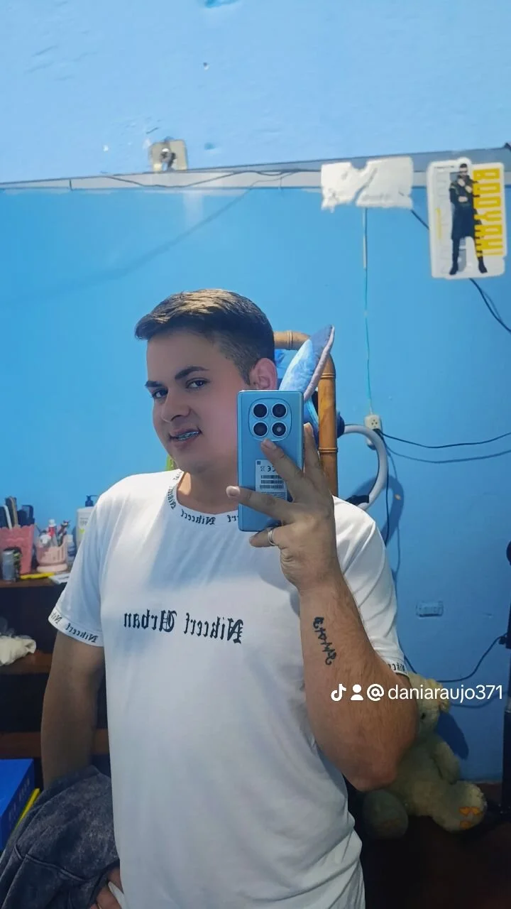 XXX Porn Photo of Nude ProfiledSnorting 9