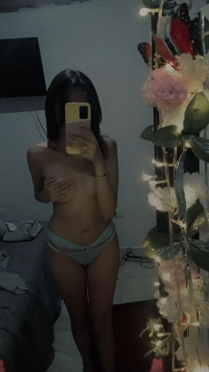 XXX Porn Photo of Nude Kira_Blake 2