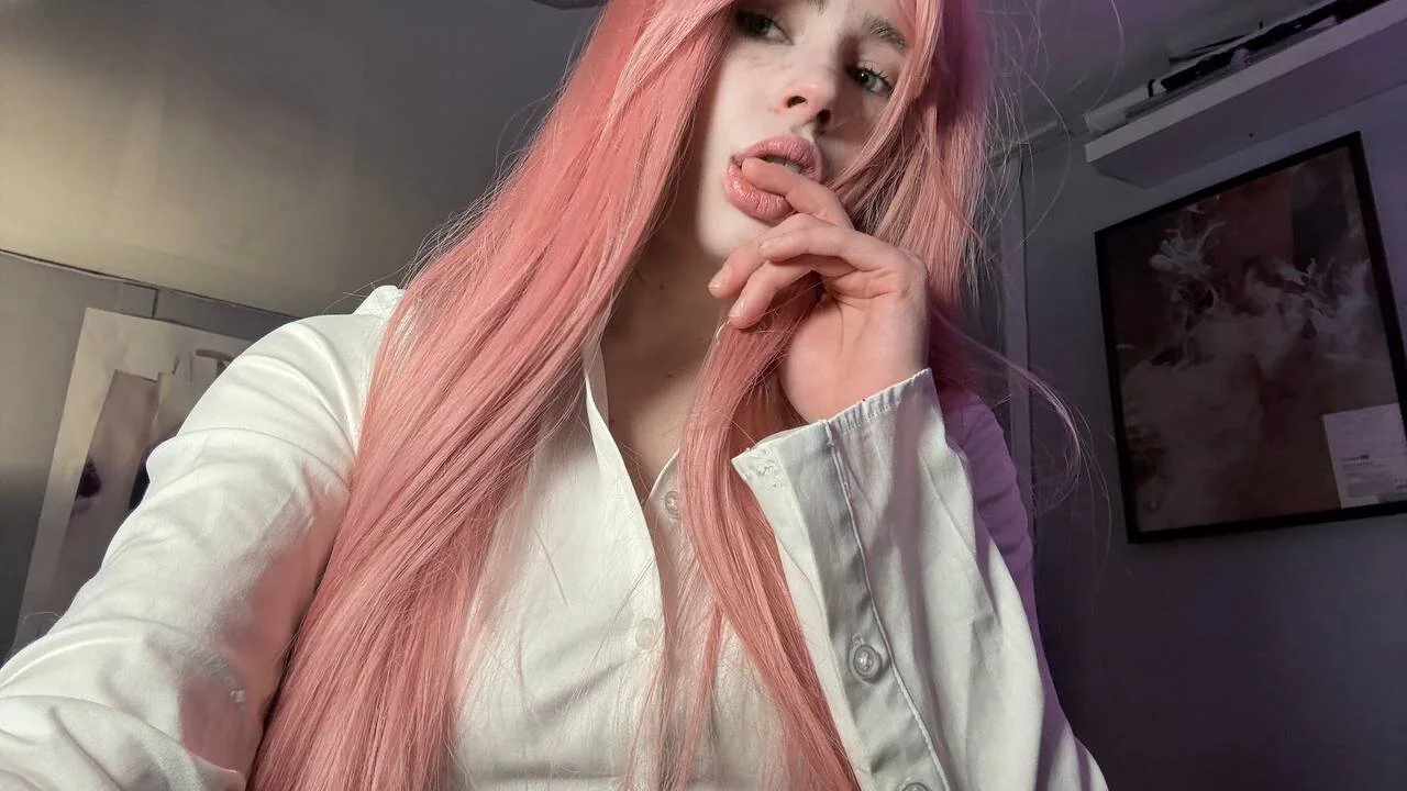 XXX Porn Photo of Nude PieraMarch 80