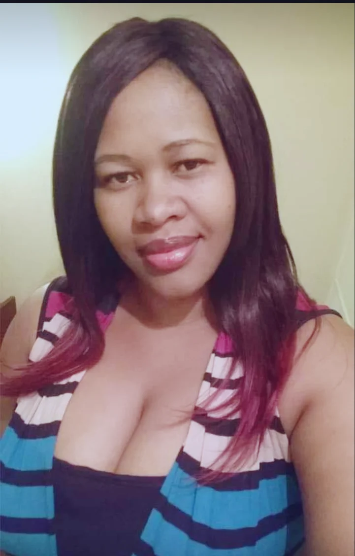 XXX Porn Photo of Nude bustylisa1983 1