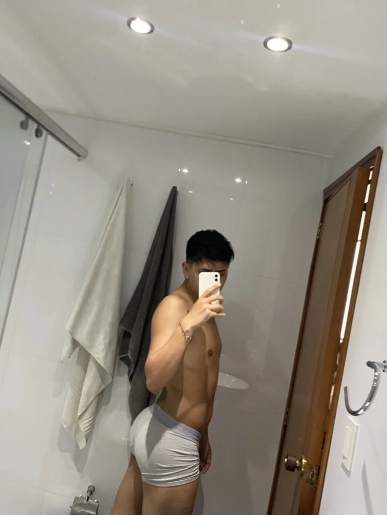 XXX Porn Photo of Nude adrik_cano__ 28