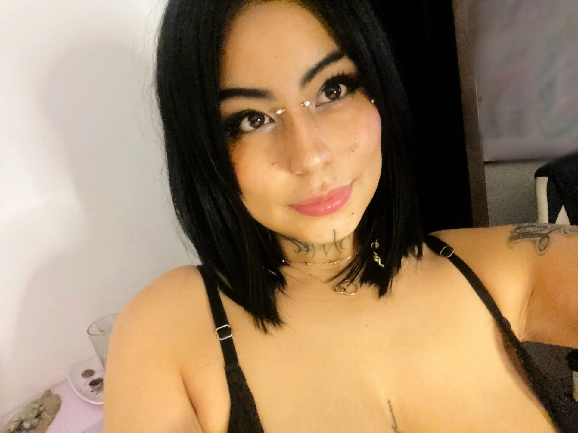 XXX Porn Photo of Nude Thedollhoney 1