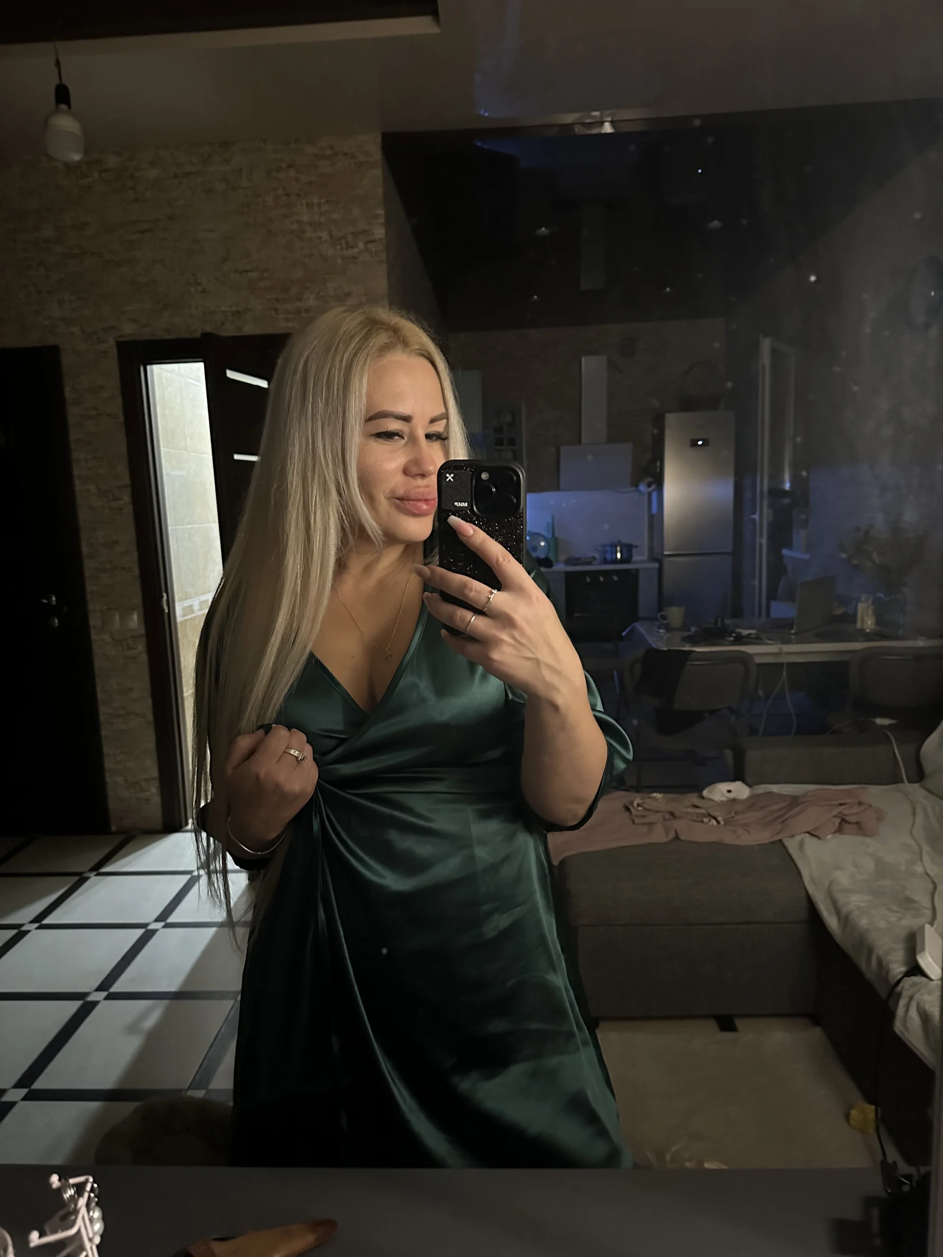 XXX Porn Photo of Nude Rolling_milf 17