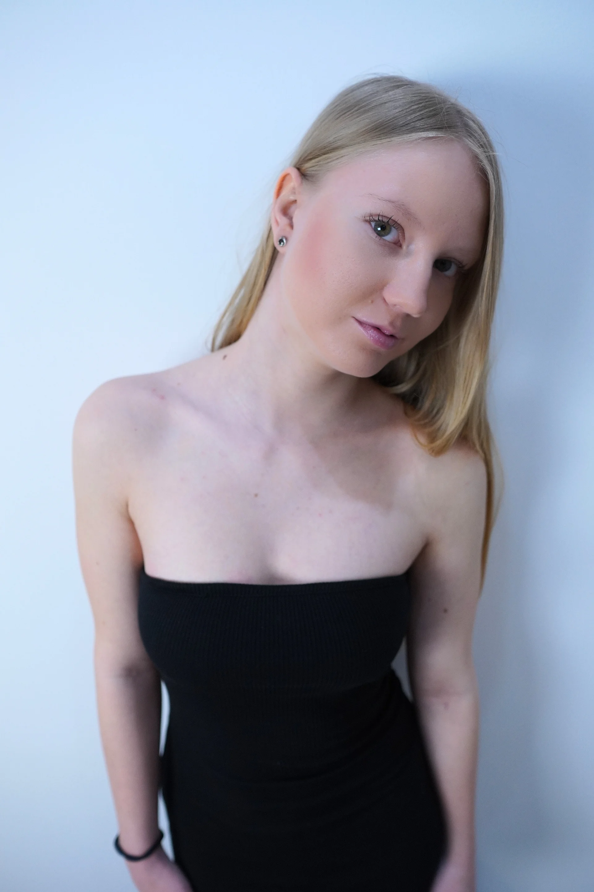 XXX Porn Photo of Nude Brllegal18 2