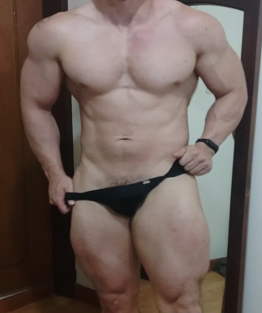 XXX Porn Photo of Nude MarksMuscle 2