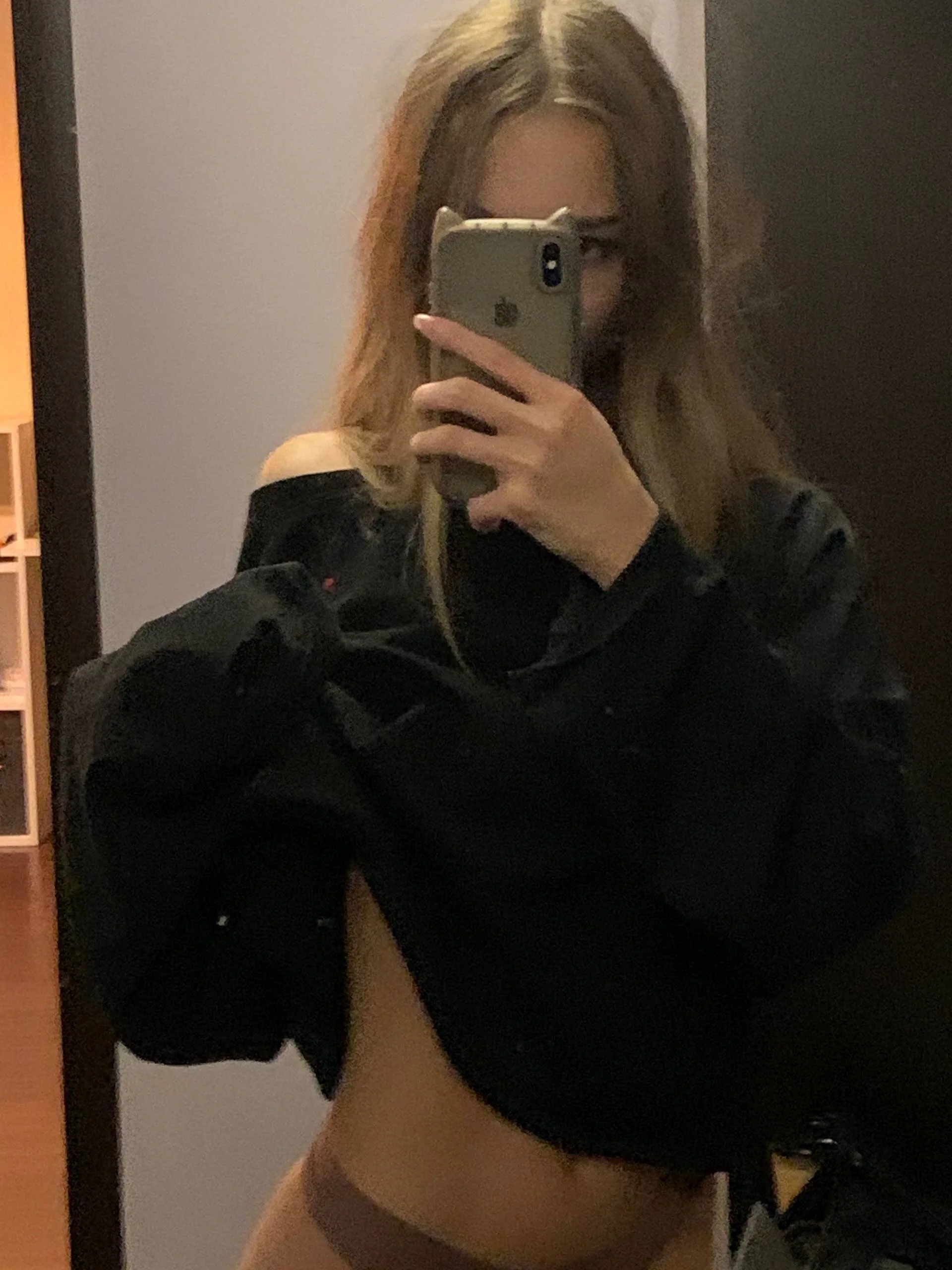 XXX Porn Photo of Nude HoneyComfy 3