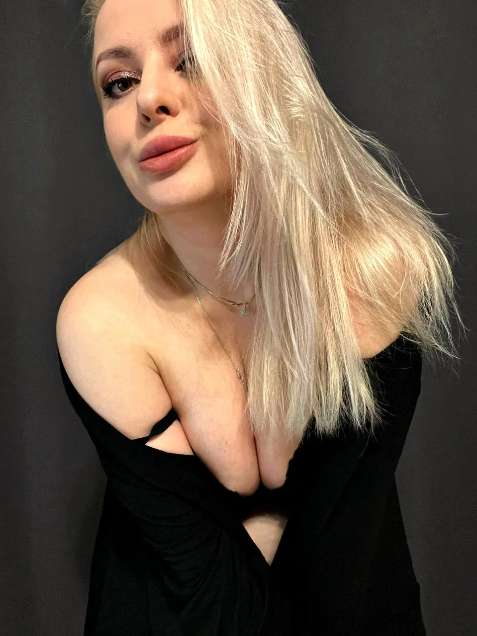 XXX Porn Photo of Nude Hotdreamhere 2