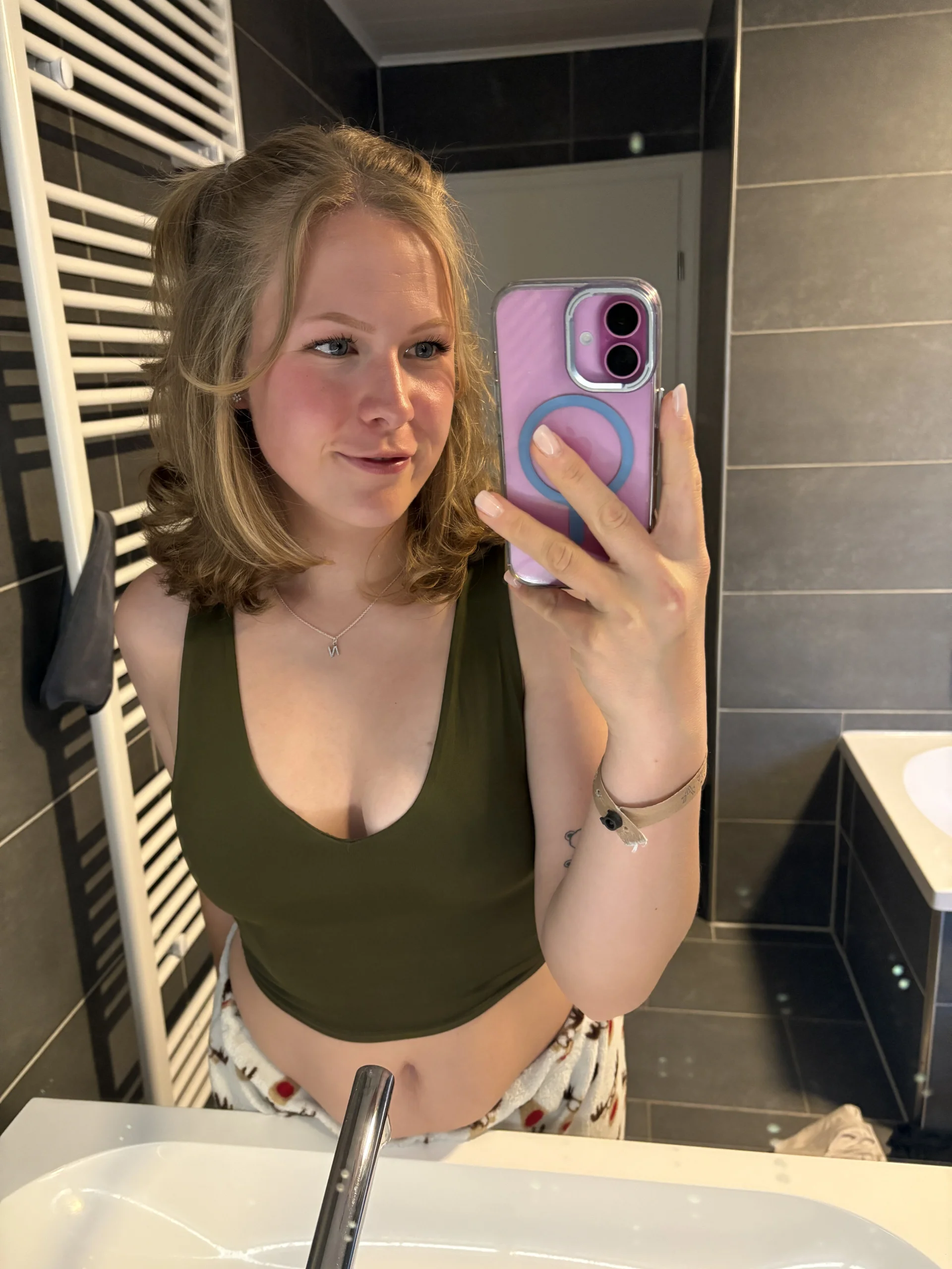 XXX Porn Photo of Nude igjuliameyvip 1
