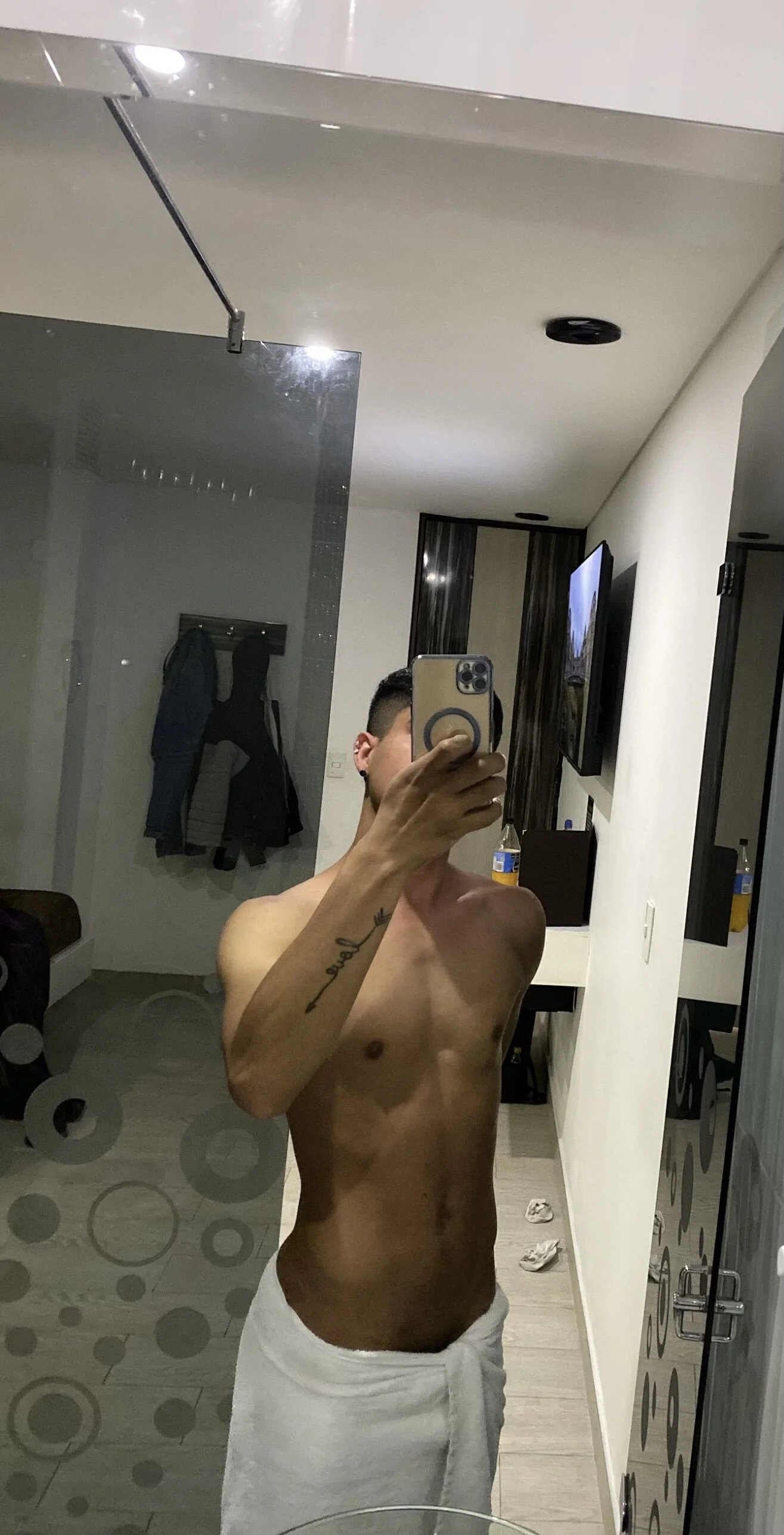 XXX Porn Photo of Nude Danielkrdenass 35