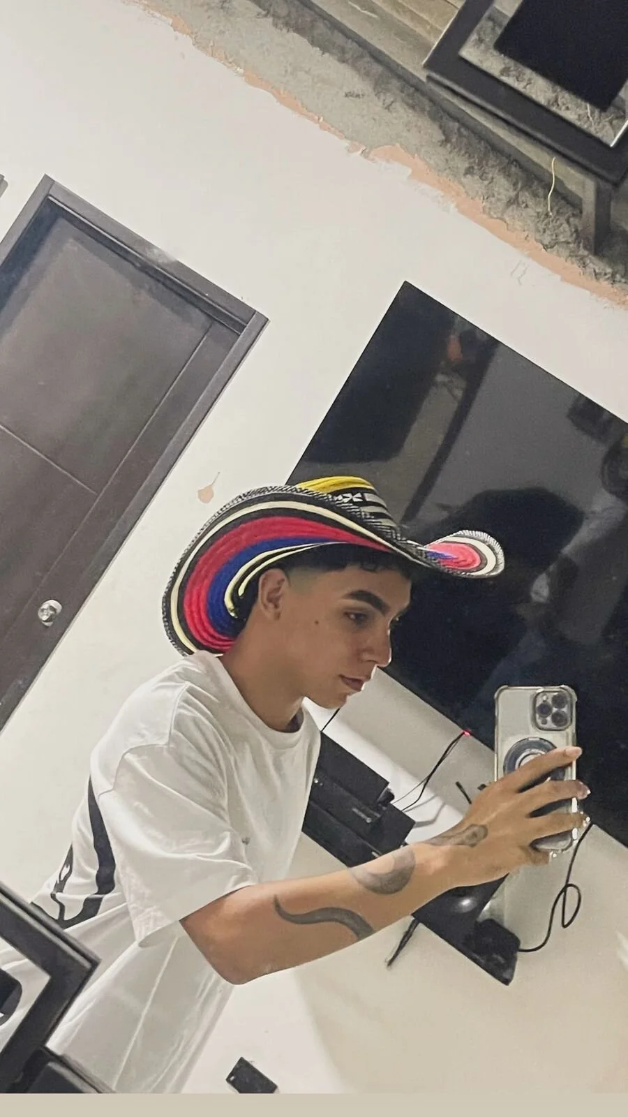 XXX Porn Photo of Nude LatinPlayBoys_ 6