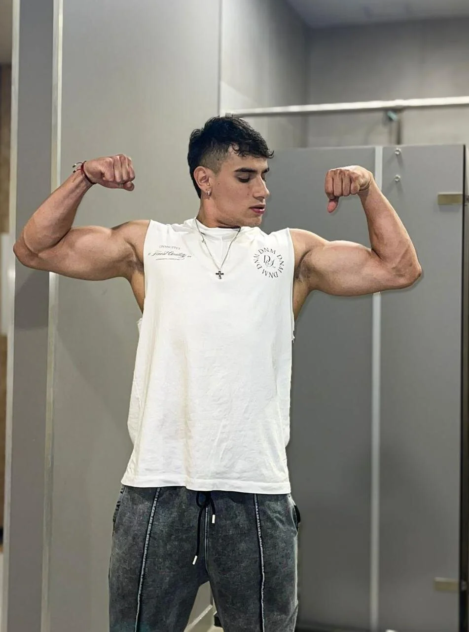 XXX Porn Photo of Nude joseph_boy 8