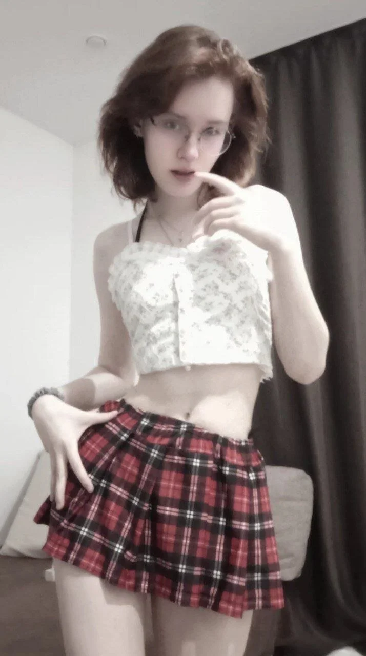 XXX Porn Photo of Nude PliantMissus 5
