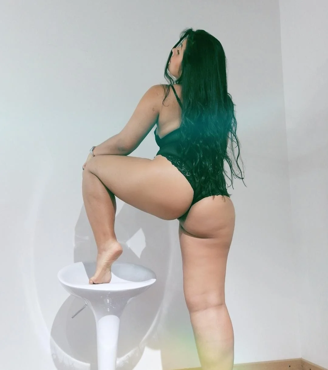 XXX Porn Photo of Nude miaa_daniels 14