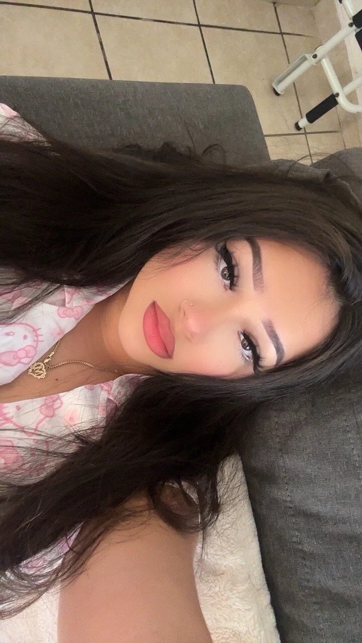 XXX Porn Photo of Nude 8teenbby 3