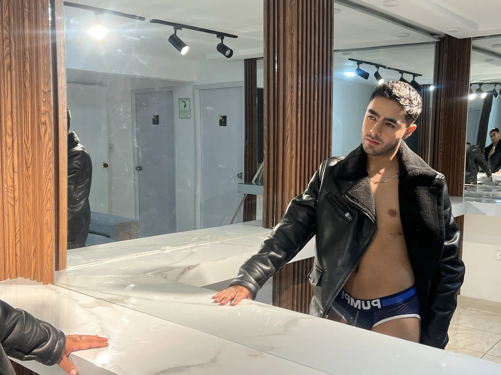 XXX Porn Photo of Nude ItsMeEros 339