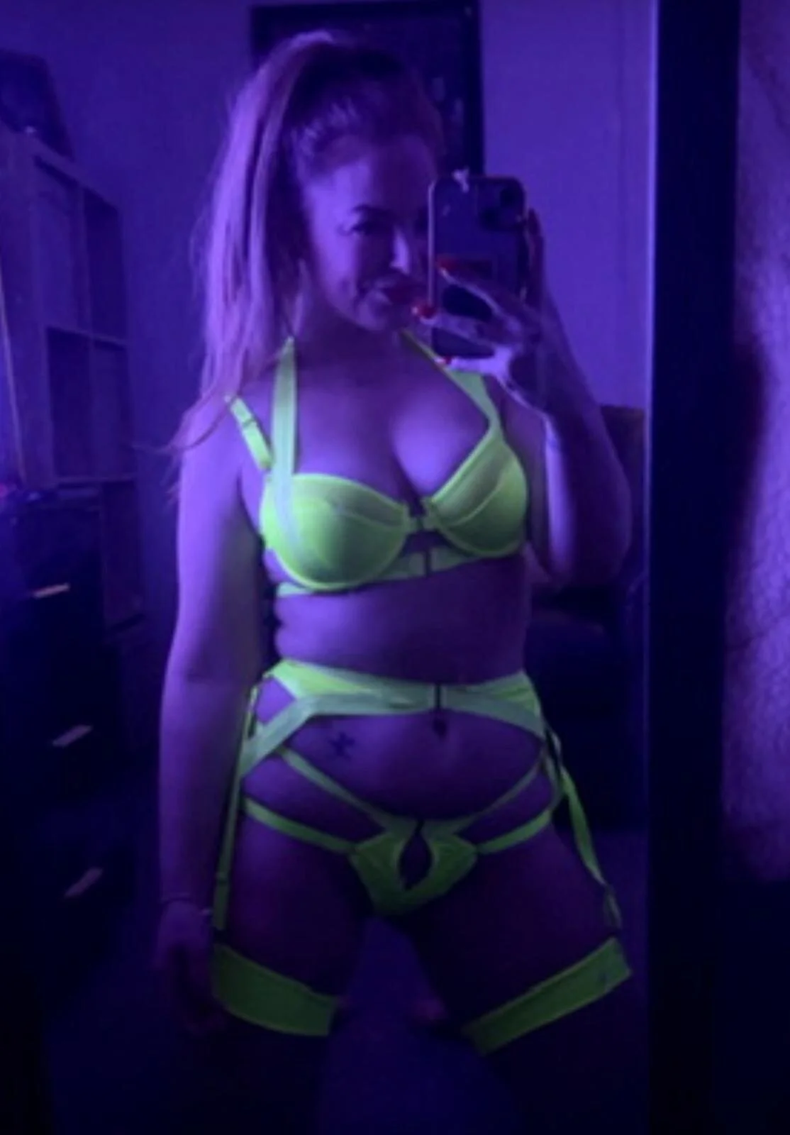 XXX Porn Photo of Nude HollyHaze 2
