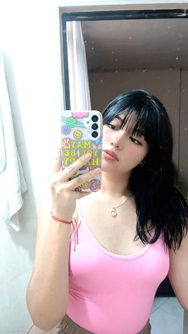 XXX Porn Photo of Nude MILLYEVANS1 2
