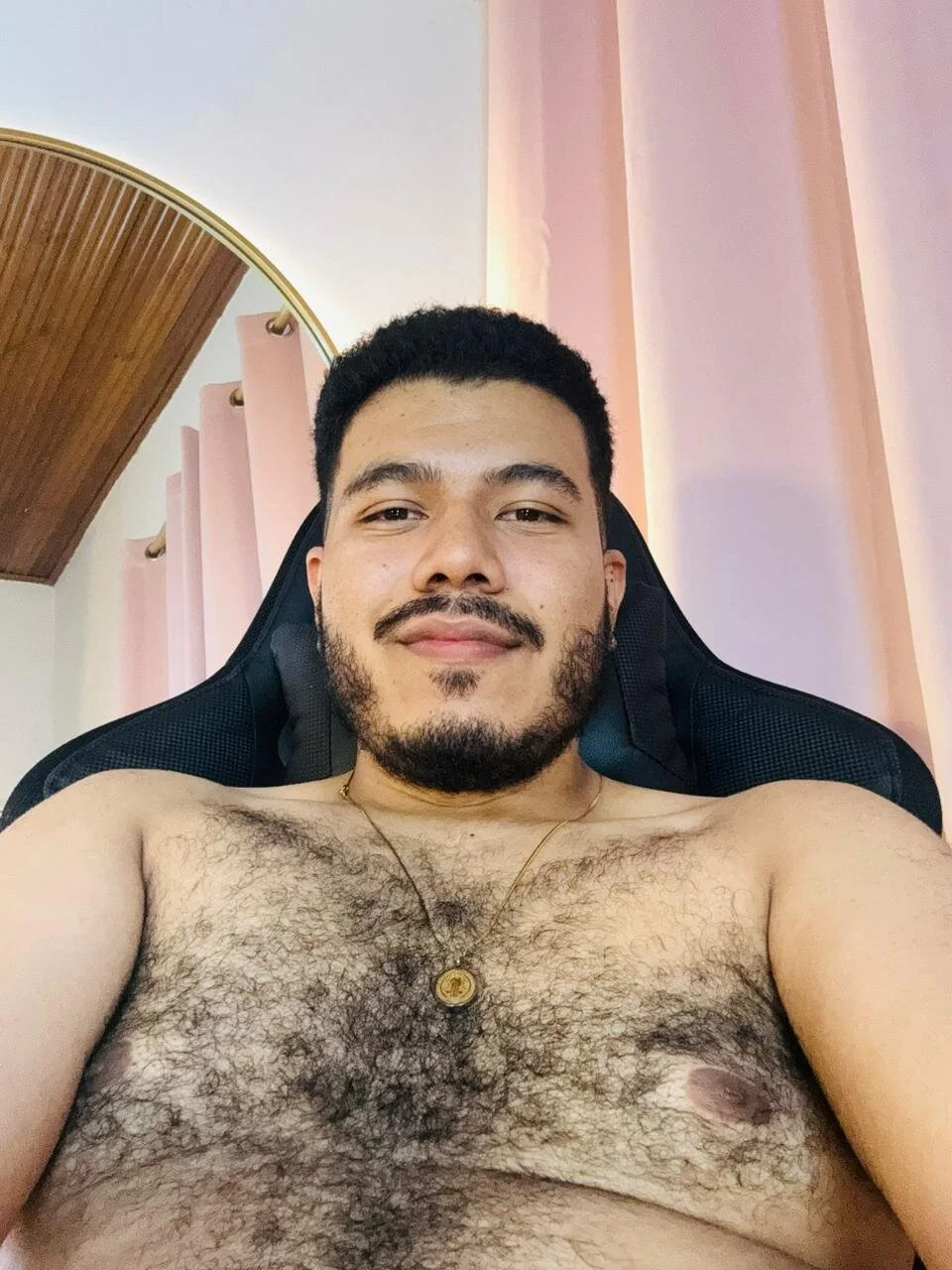 XXX Porn Photo of Nude HairyDrakee 3