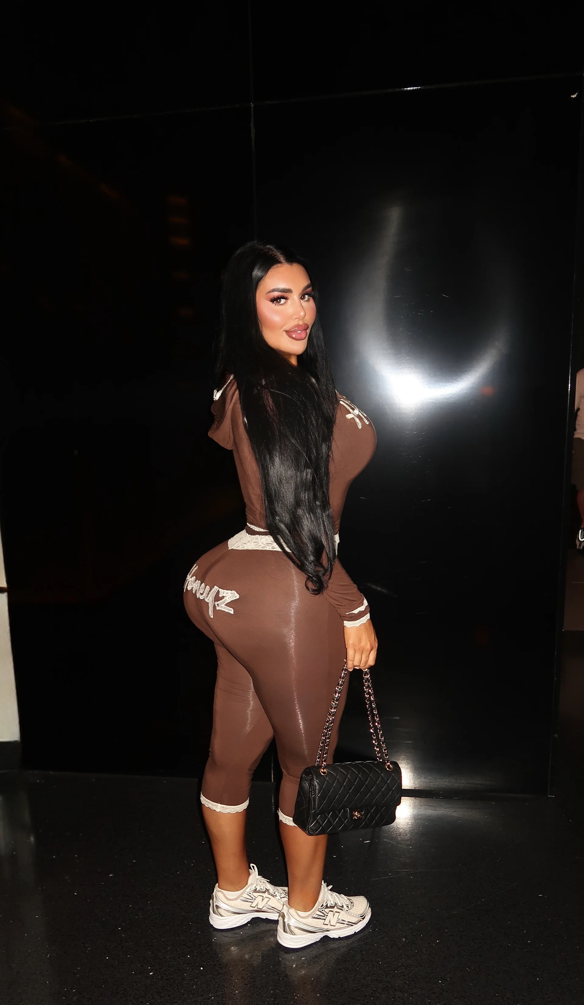 XXX Porn Photo of Nude BIGBOOTYELLIEXXX 22