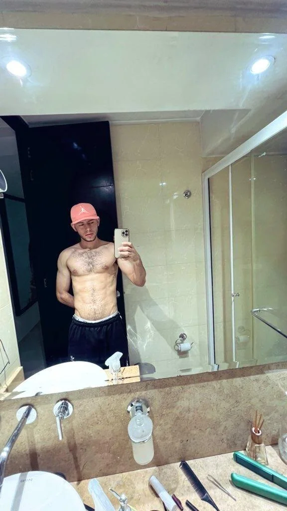 XXX Porn Photo of Nude Christopher_Well 8