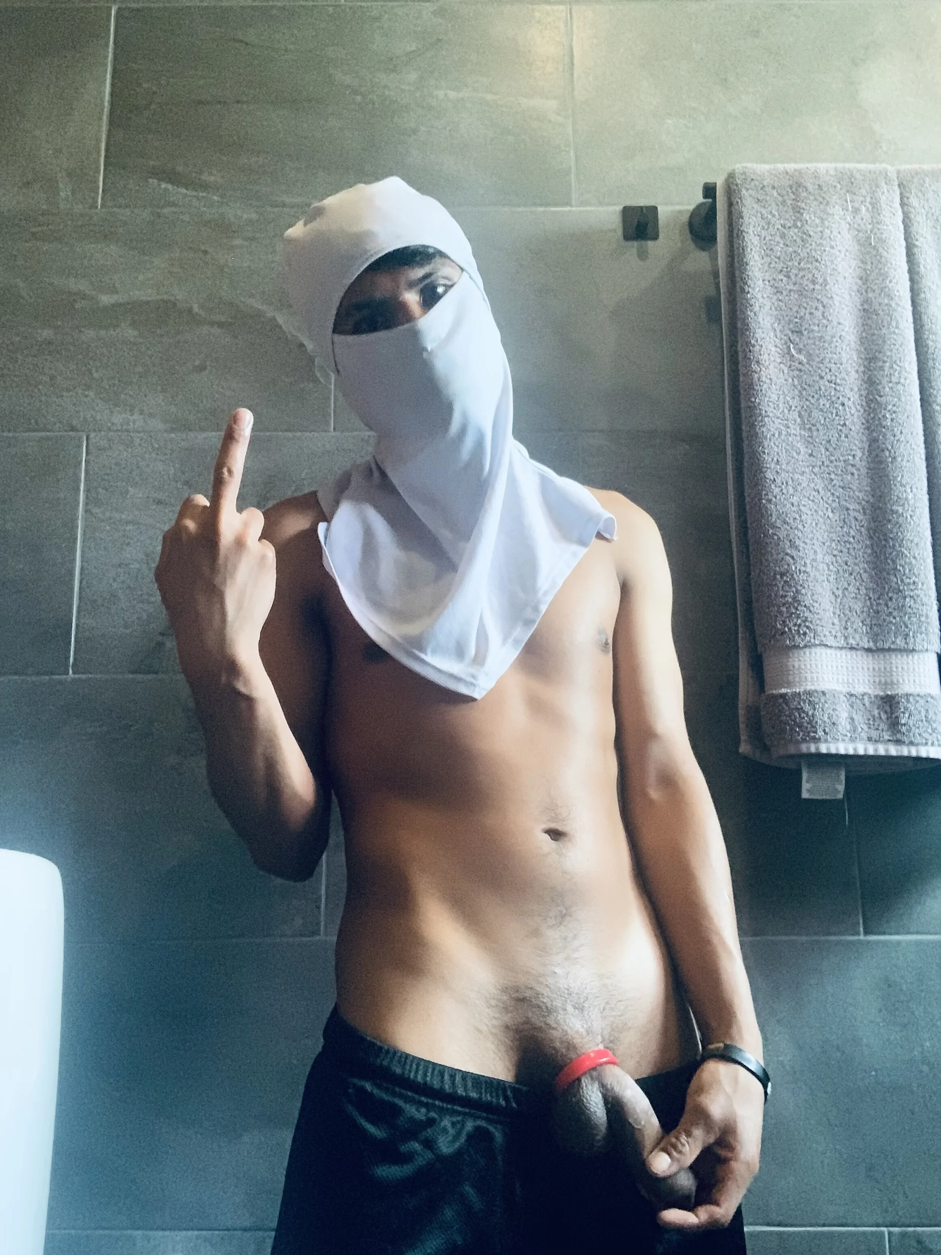 XXX Porn Photo of Nude Smokerboy_20cm 1