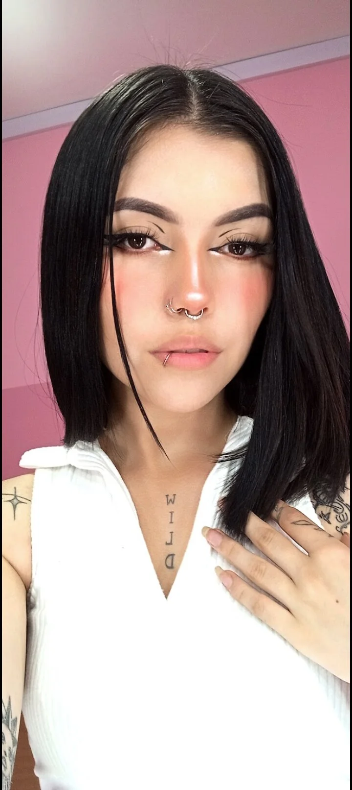 XXX Porn Photo of Nude adri_tom44 3