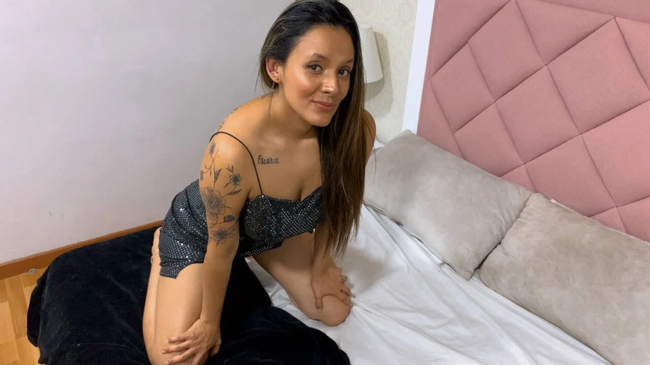 XXX Porn Photo of Nude CynthiaMore 6