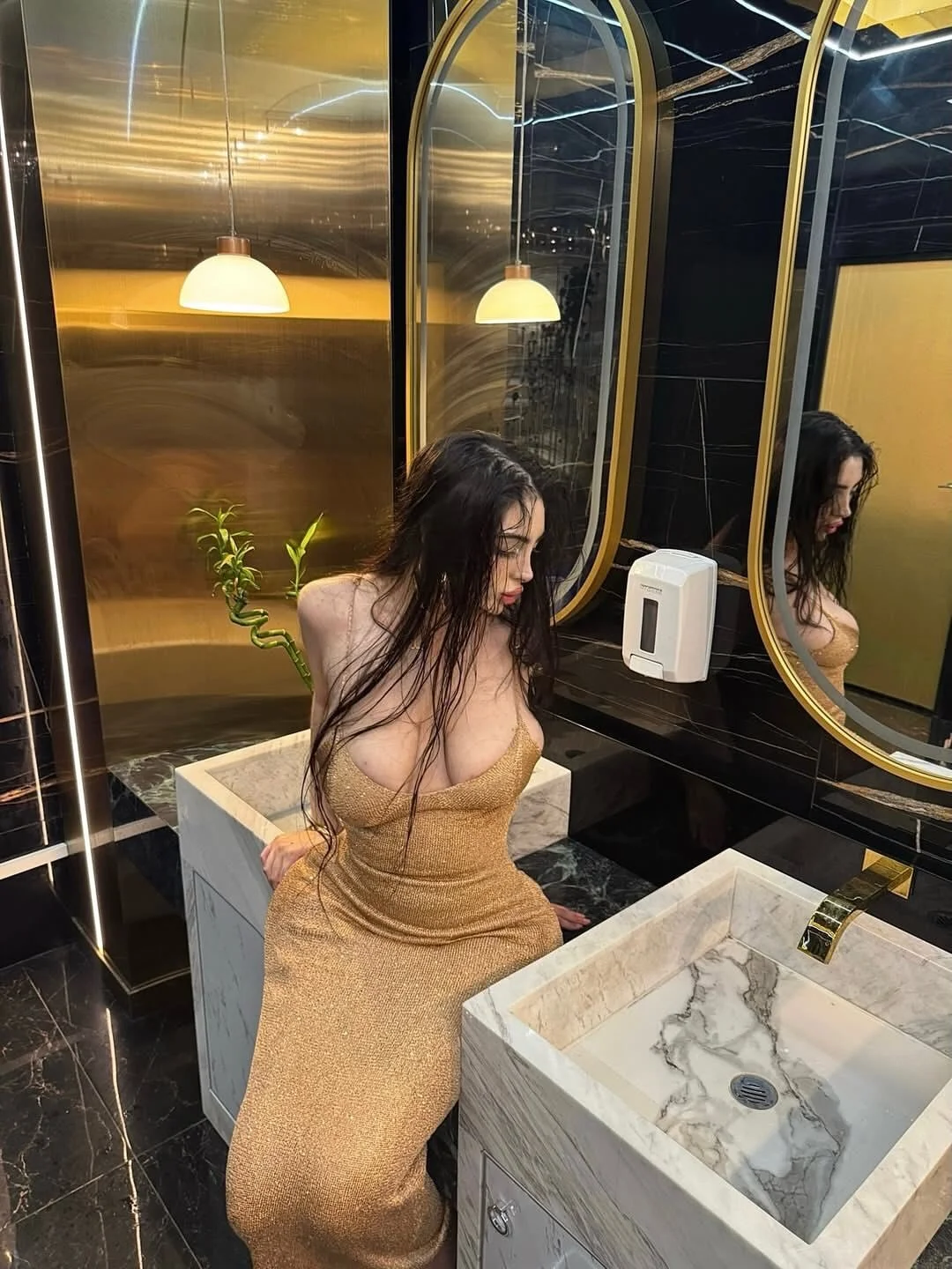XXX Porn Photo of Nude Queen_Jyji 16