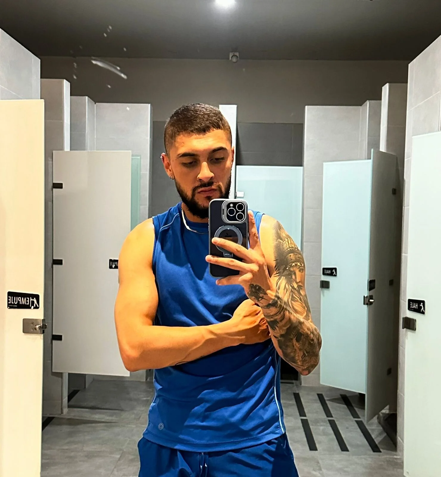 XXX Porn Photo of Nude Axel_Blazzee 2