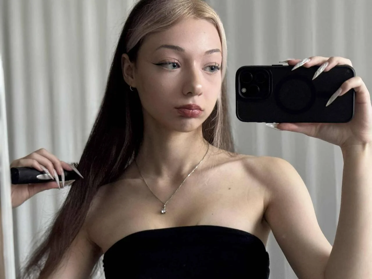 XXX Porn Photo of Nude KiraGlam 4
