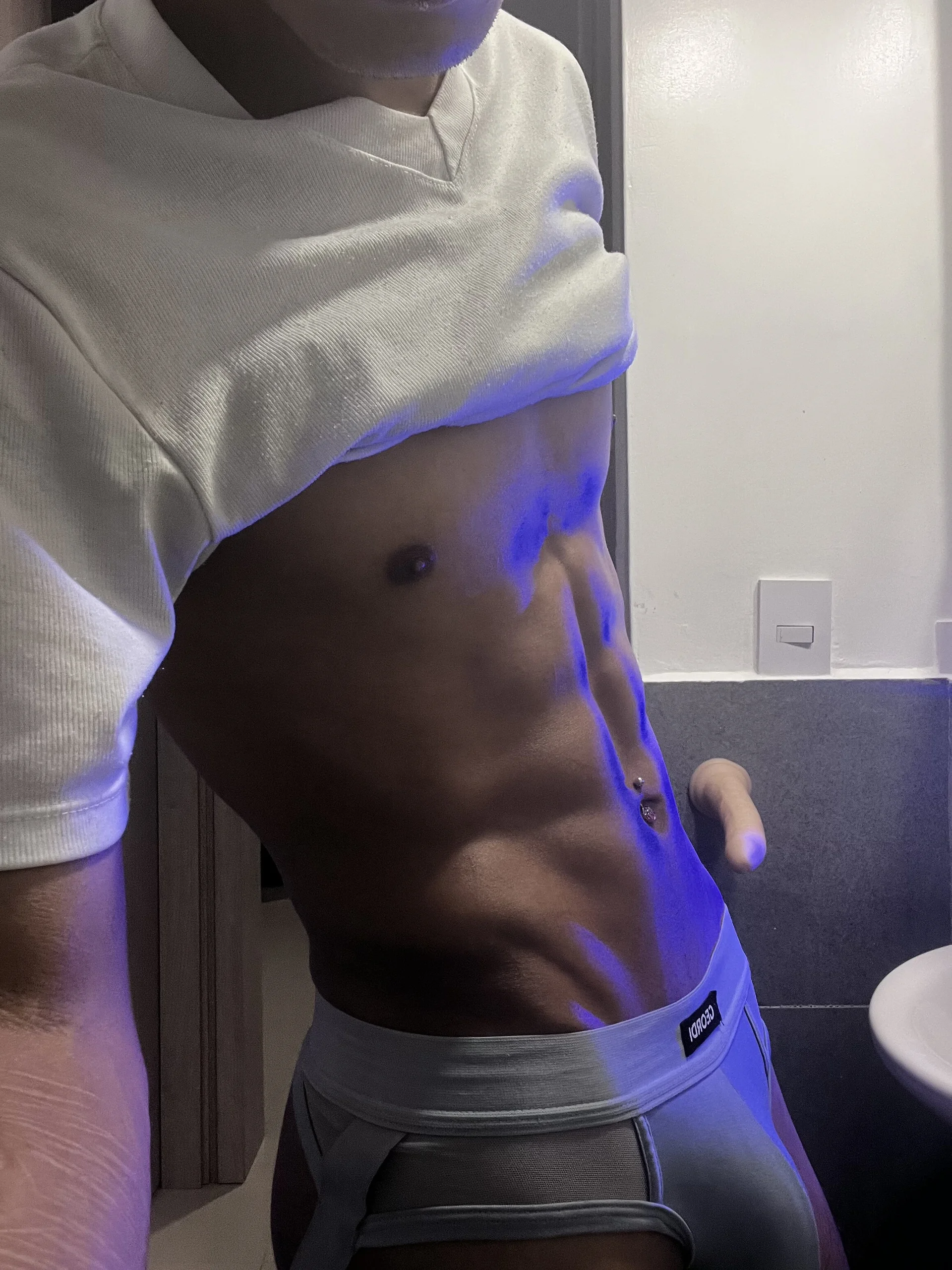 XXX Porn Photo of Nude ronald_maximo19 53