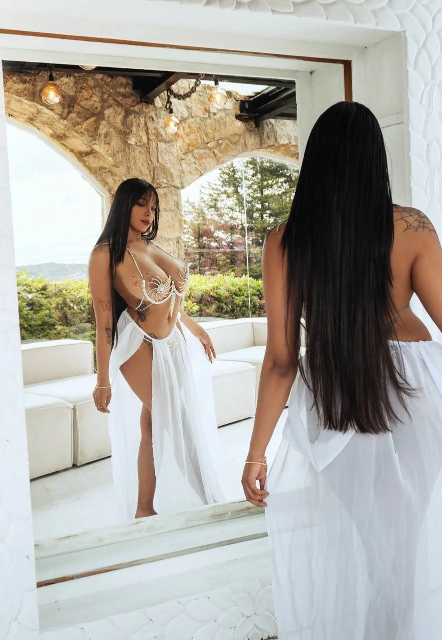 XXX Porn Photo of Nude MadeleineSanez 5