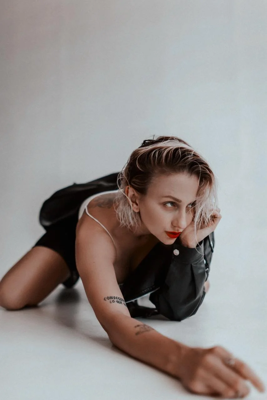 XXX Porn Photo of Nude Avery_Wilson 2