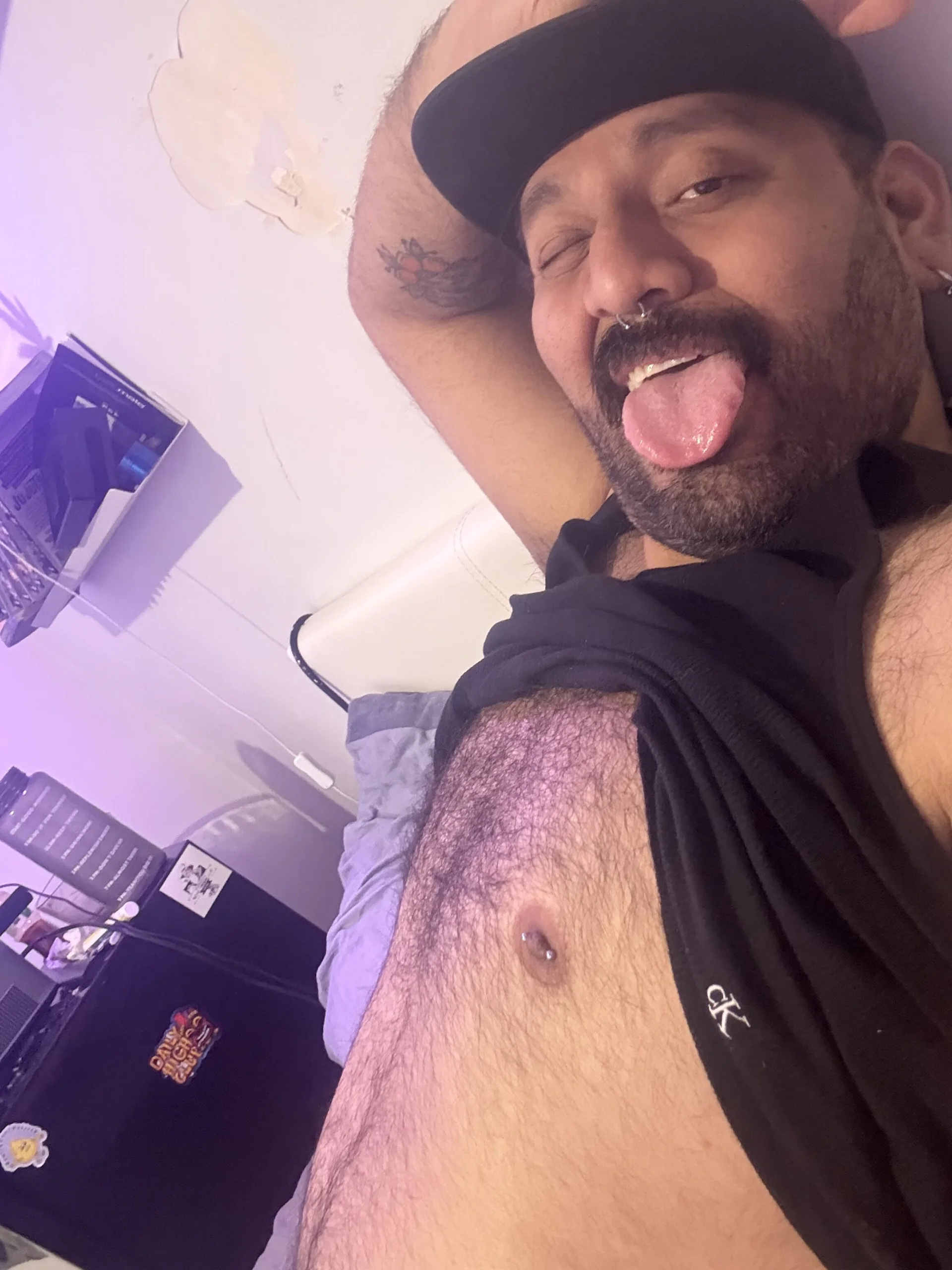 XXX Porn Photo of Nude LatinoBear92 11