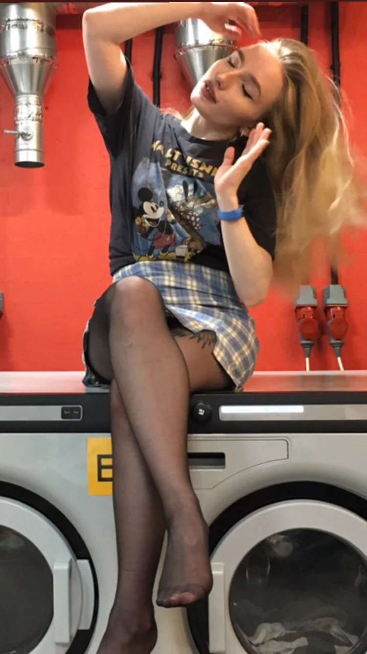 XXX Porn Photo of Nude PollyMichaelson 8