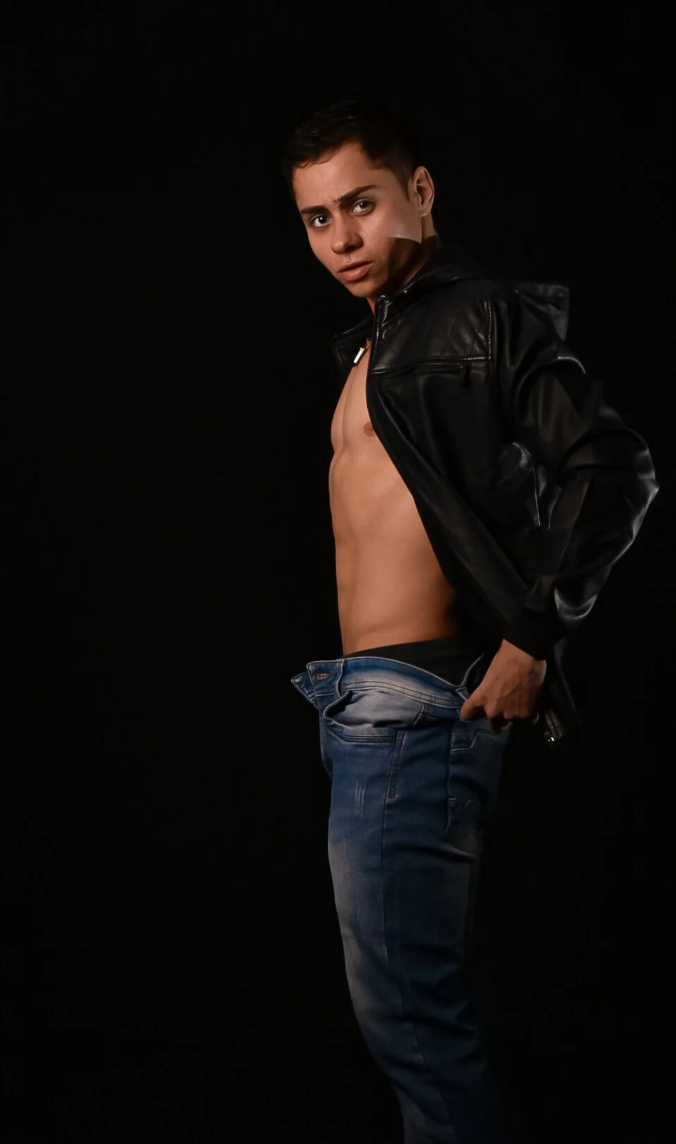 XXX Porn Photo of Nude LeoMonnroe 12