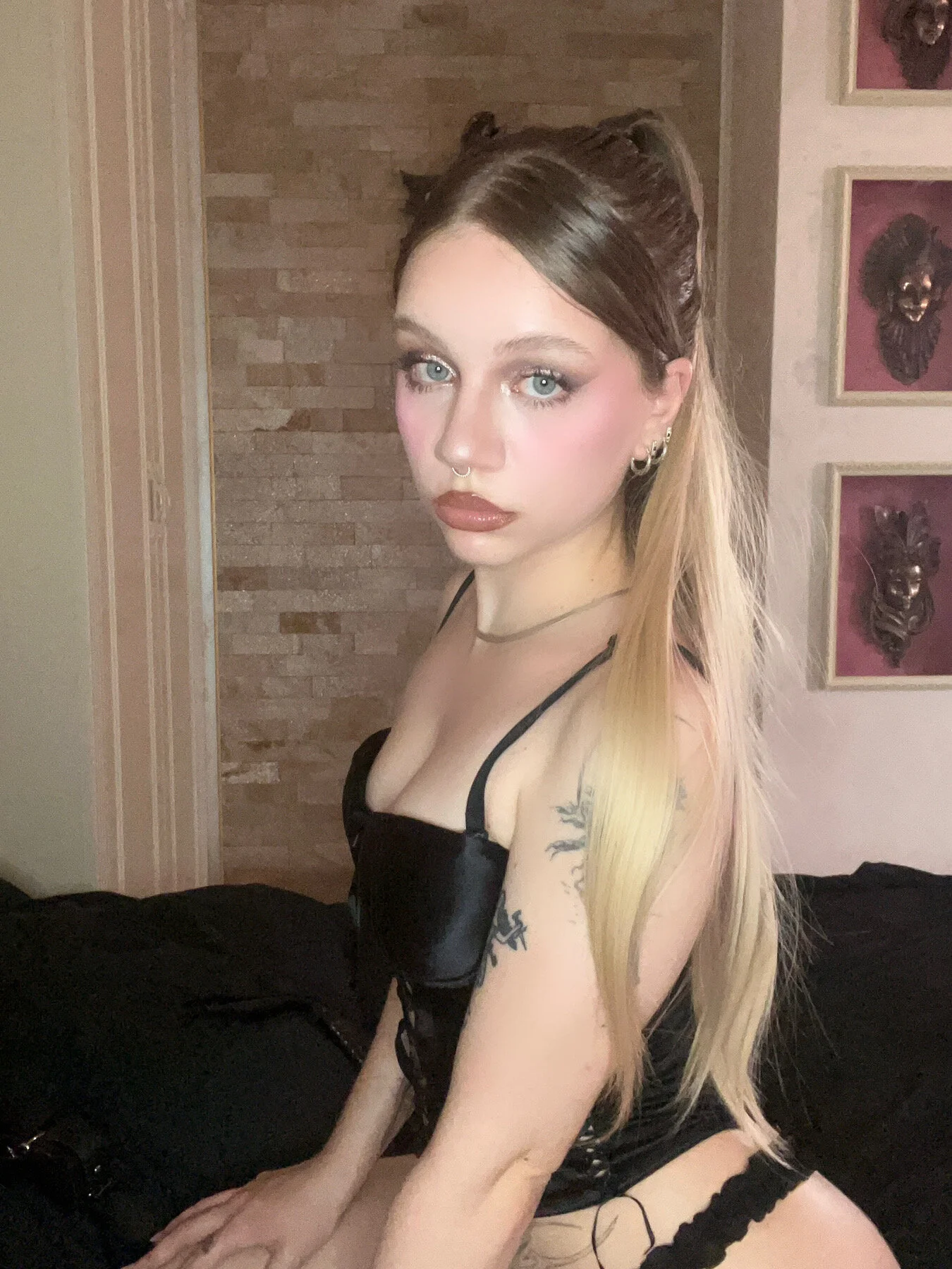 XXX Porn Photo of Nude Goddess_Alaska 15
