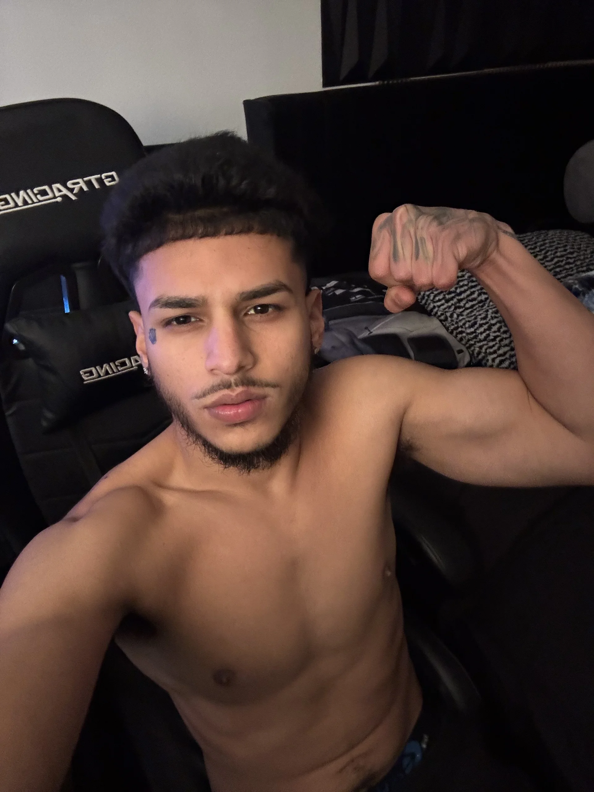 XXX Porn Photo of Nude handsome_dick_swanger 4