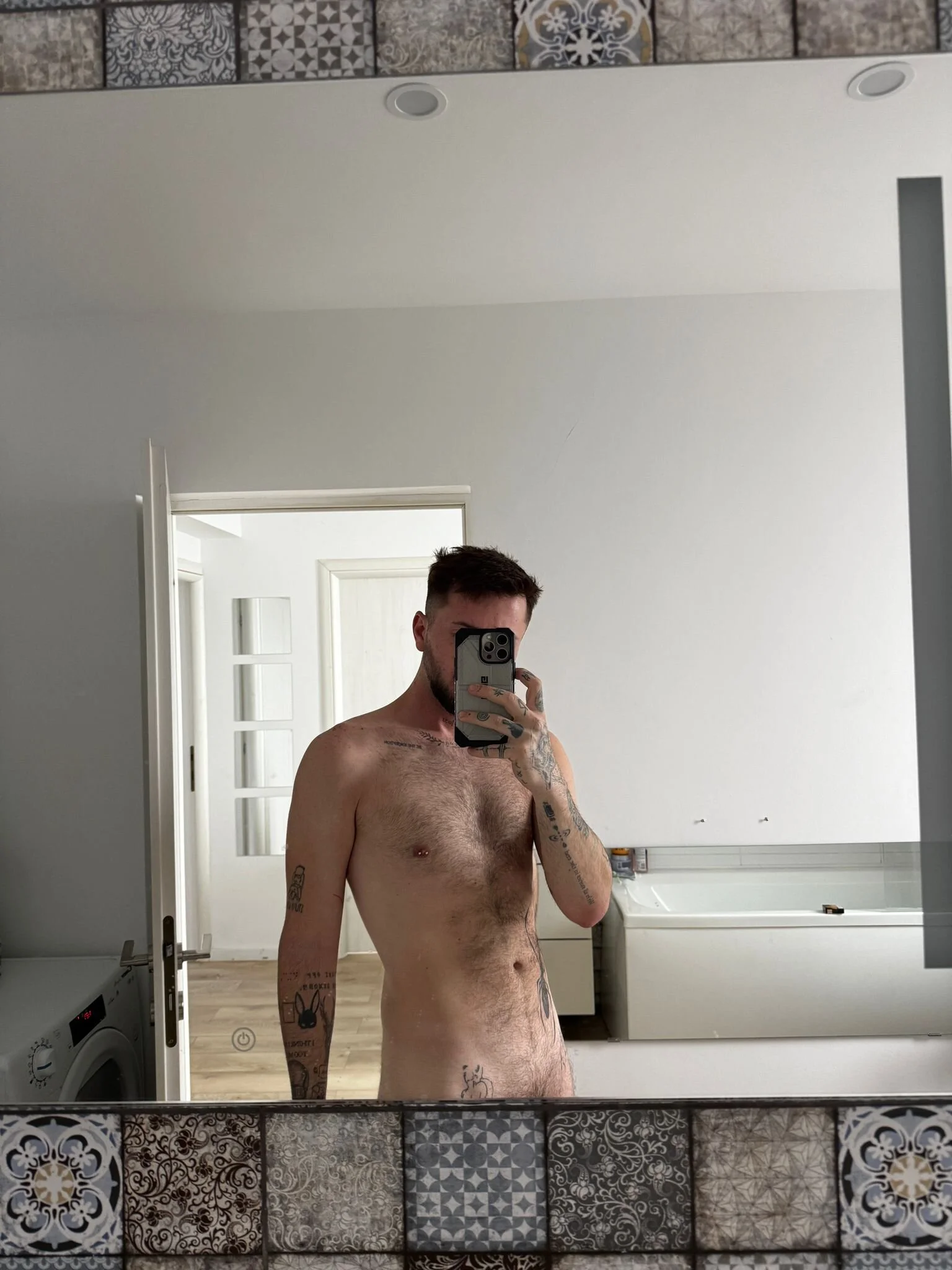 XXX Porn Photo of Nude alexander_your_king 1