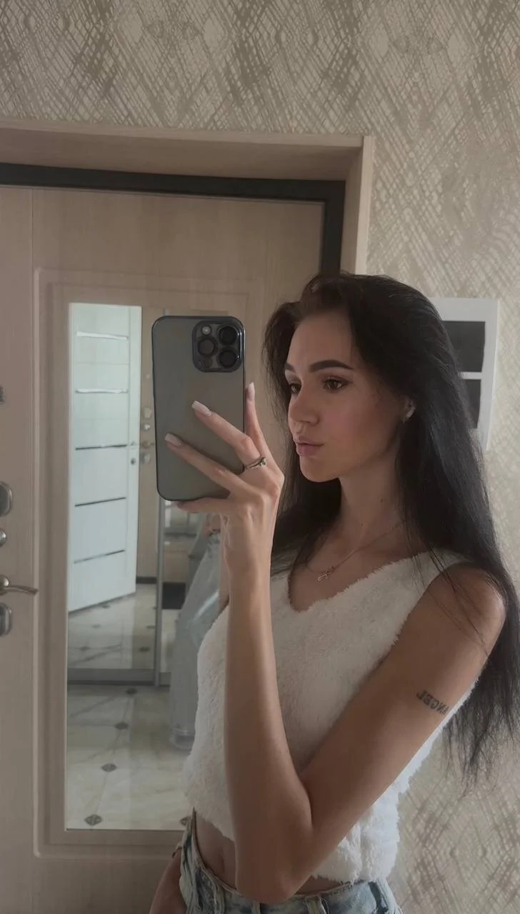 XXX Porn Photo of Nude fit_leese 14