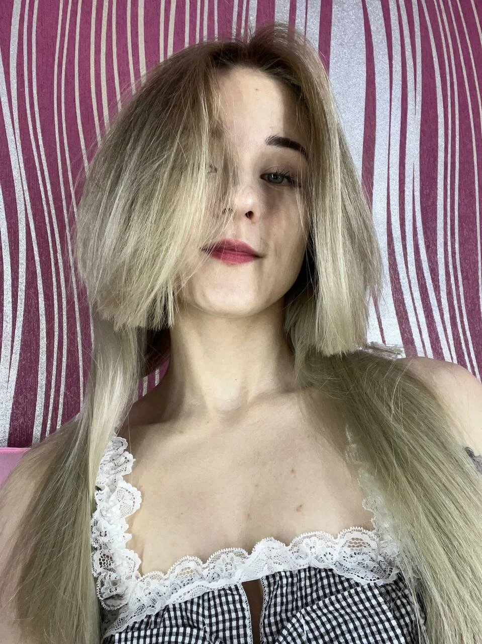 XXX Porn Photo of Nude CassidyKiss 2