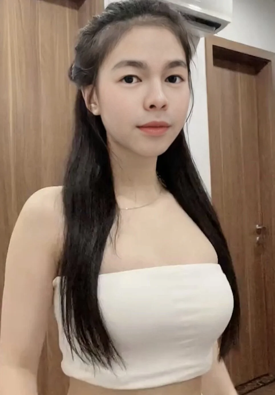 XXX Porn Photo of Nude VeryFeminineTrans 3