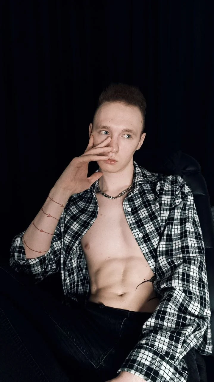 XXX Porn Photo of Nude Alex_silent 2