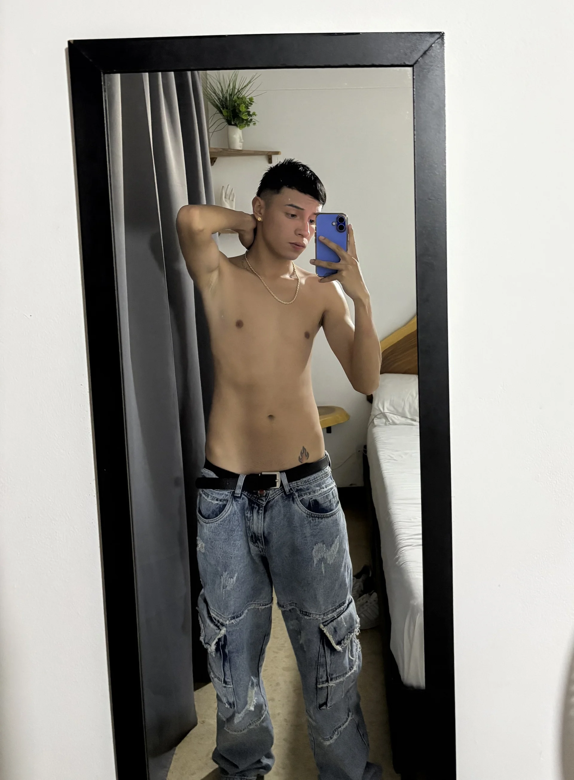 XXX Porn Photo of Nude Isaac_tan 9
