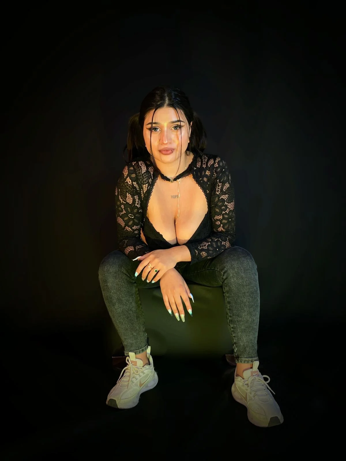 XXX Porn Photo of Nude venusowen_ 128