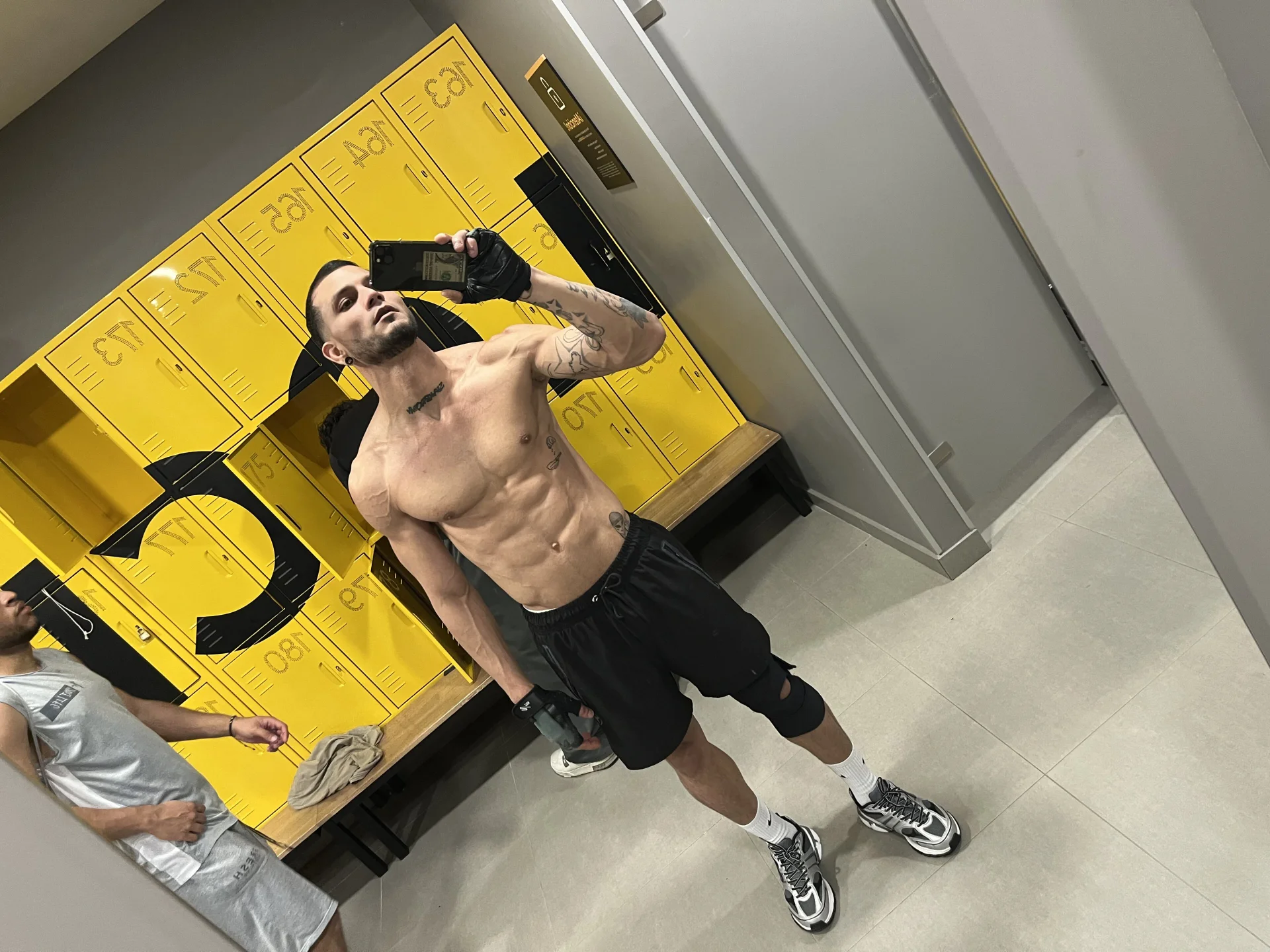 XXX Porn Photo of Nude morenosiam 20